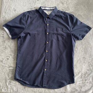 Craft‎ + Flow XL Short Sleeve Button Up Navy Blue Floral Accents Casual Shirt
